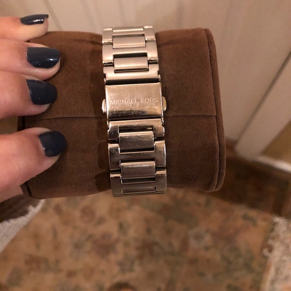 Michael Kors Silver watch - Picture 4 of 6